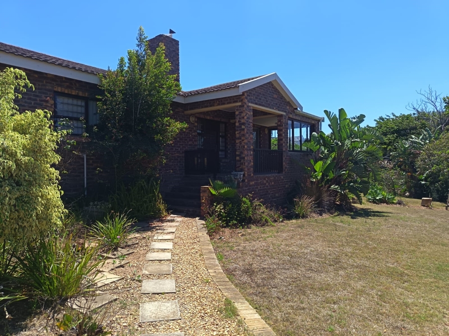 To Let 2 Bedroom Property for Rent in Wavecrest Eastern Cape